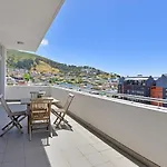 Lyra - Chic Urban Apartment Living In The Heart Of Cape Town